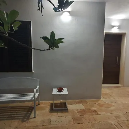 Tuamotu Apartment